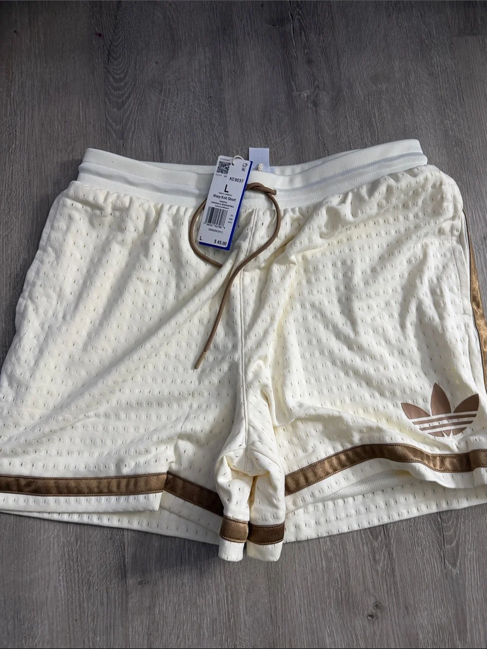 adidas  Warp knit shorts Cream Shorts with Metallic Bronze Trim /Ivoy/